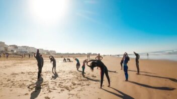 MOMMASURFS SURF SCHOOL